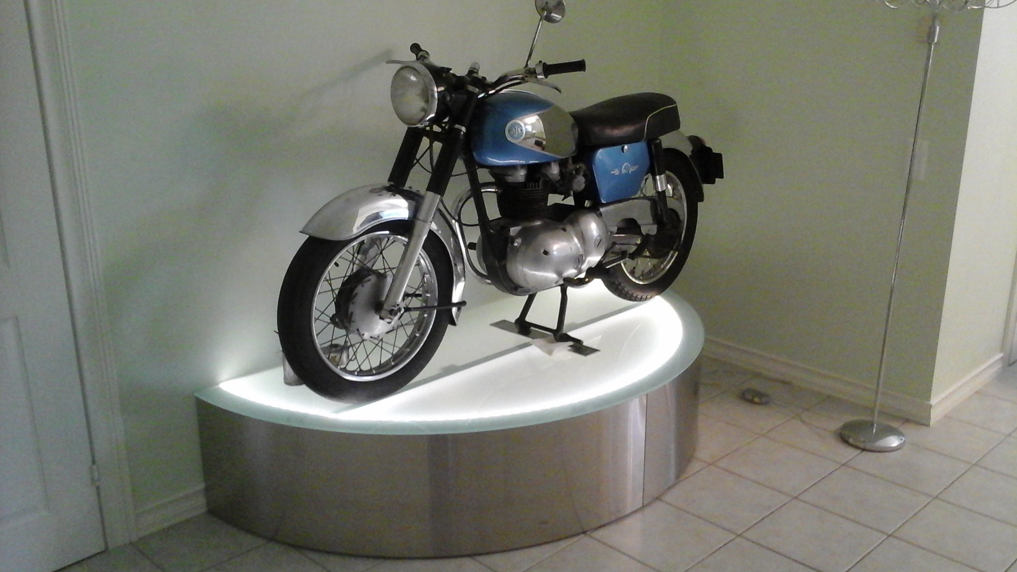 AJS